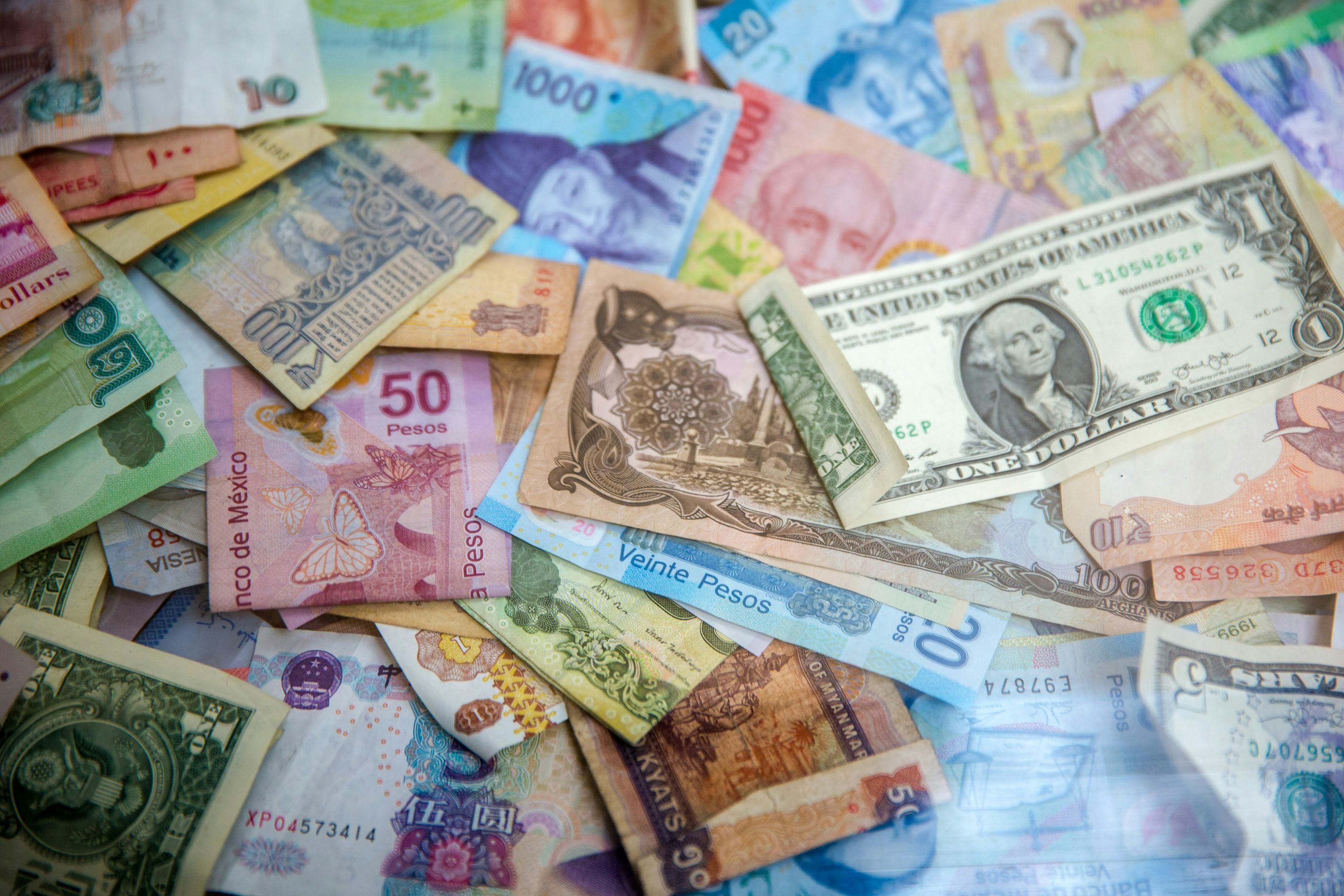 Currency notes from multiple countries